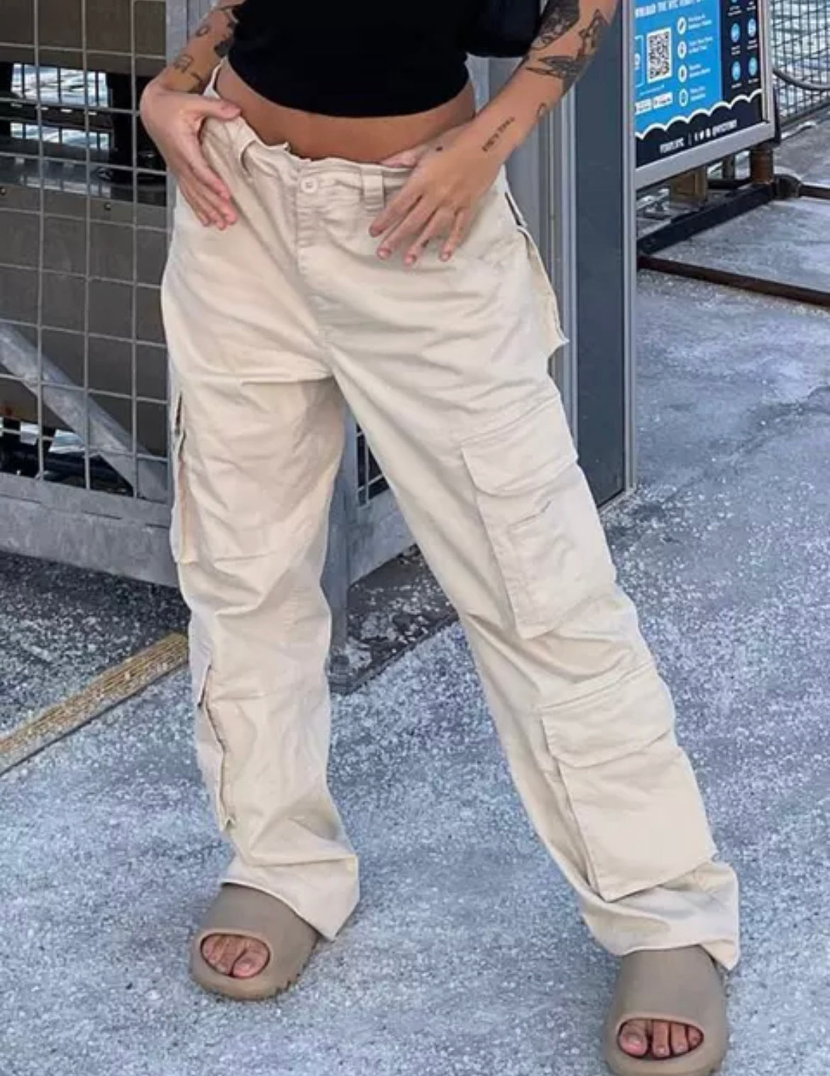 מכנסי ג׳ינס רחבים